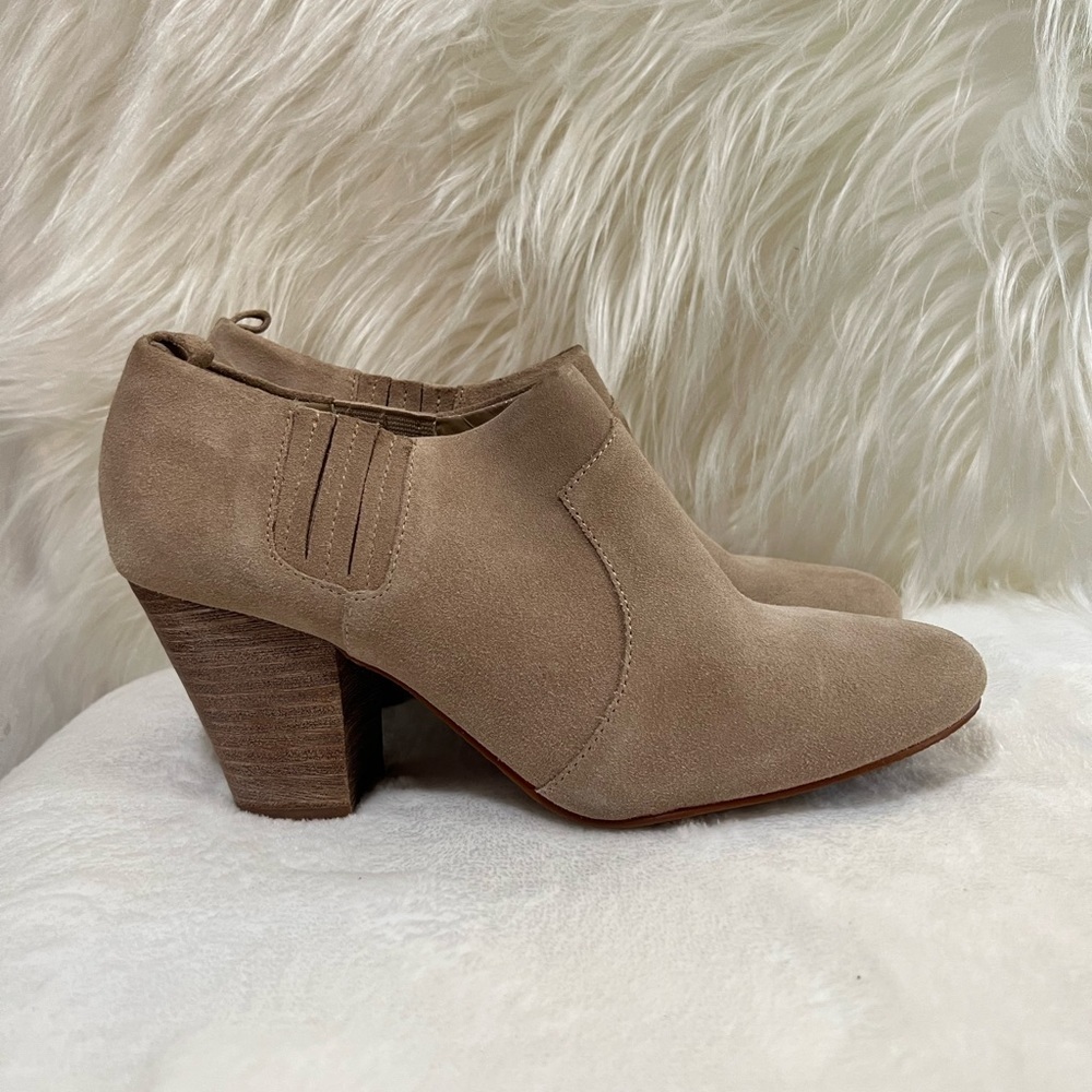 AUDREY BROOKE booties size 71/2M  cream - Picture 4 of 17
